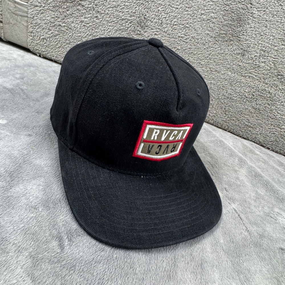 RVCA Snapback Hat Mens OSFM Black Excellent Flat Brim Mid Fit Logo Patch Cap